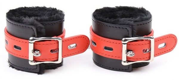 Menottes avec Fourrure Noires-Rouges – Image 2