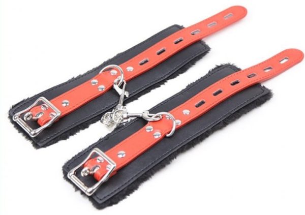 Menottes avec Fourrure Noires-Rouges – Image 6