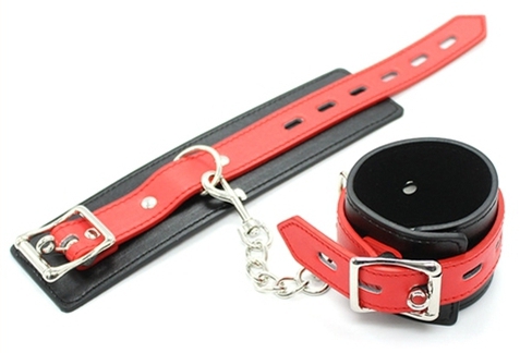 Menottes Rembourrées En Cuir The Red - Noir Et Rouge - Sextoy Neuf