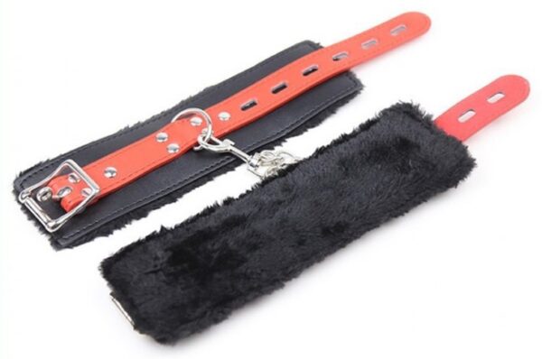 Menottes avec Fourrure Noires-Rouges – Image 5