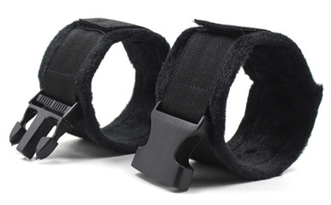 Menottes de poignets Buckle noir – Image 2